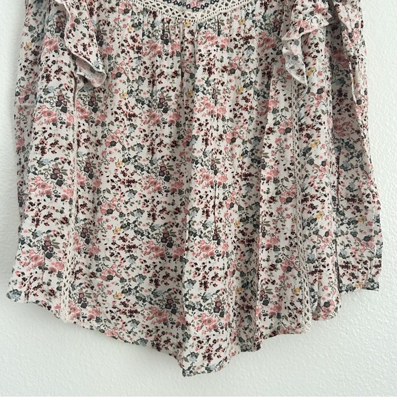 Artesia Embroidered Lace Top - Picture 4 of 7